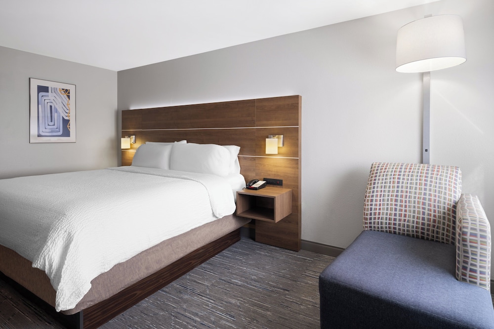 Holiday Inn Express Sheboygan Kohler by IHG - photo 30