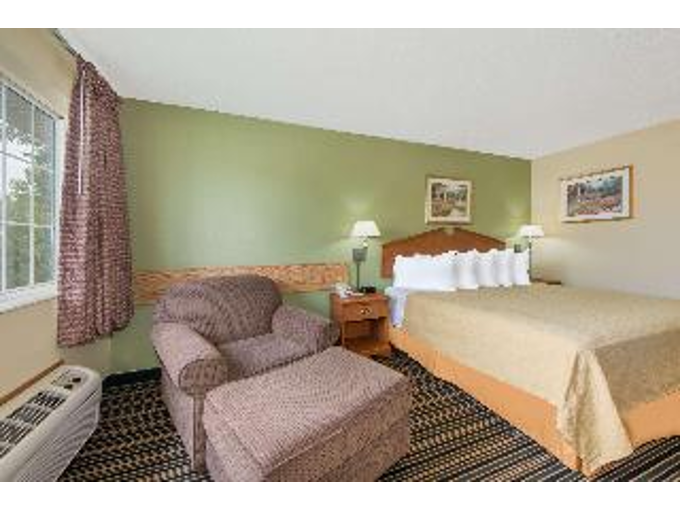 Days Inn by Wyndham Ottumwa - photo 11