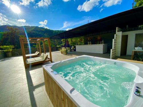 Biohotel Rio Claro in Santa Fe De Antioquia, Colombia