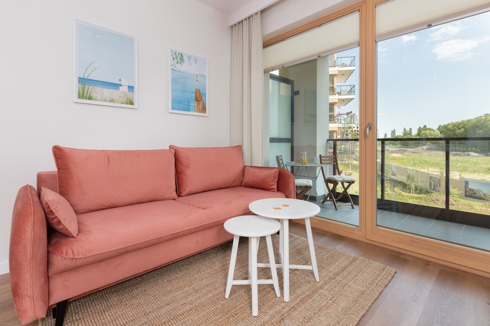 Apartment Letnicka by Renters Prestige — 4-Star Luxury Hotel in Gdansk, Poland