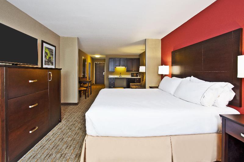 Holiday Inn Express & Suites Springfield Dayton Area by IHG - photo 42
