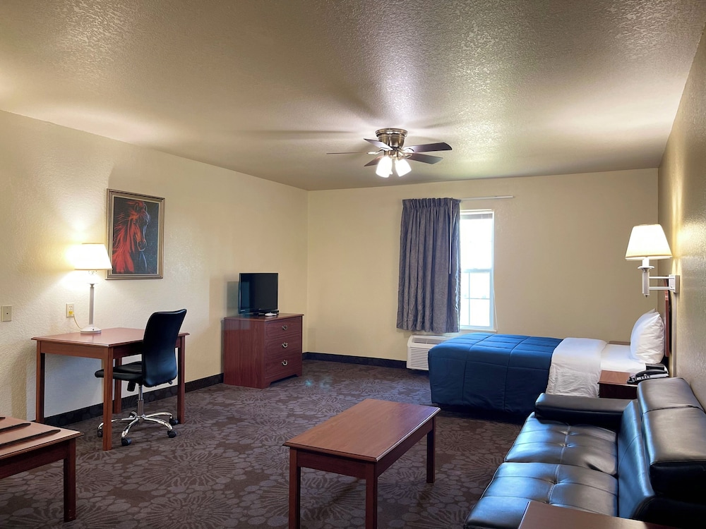 Candlelight Inn & Suites Hwy 69 near McAlester - photo 17