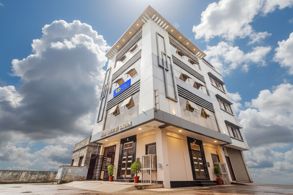 Fabhotel Maa Gayatri Sadan in Mathura, India