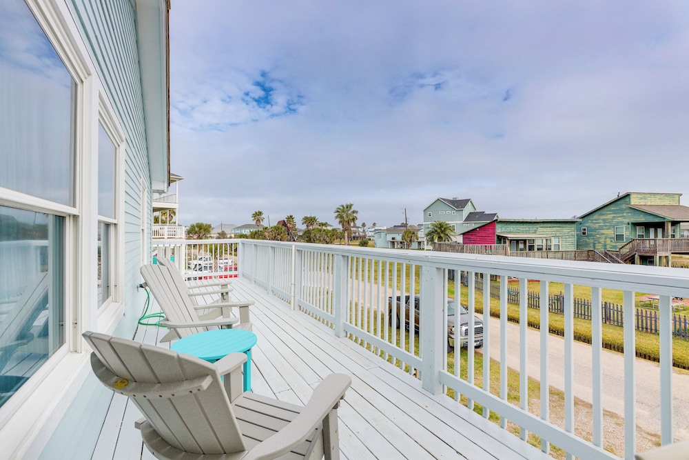 Galveston Vacation Rental Steps to the Beach - featured photo