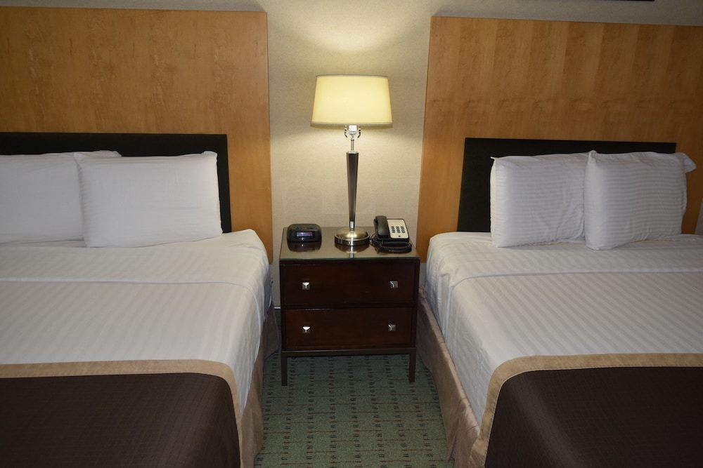 Landmark Inn Hartsville - photo 24