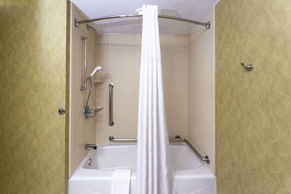 Hampton Inn Winston Salem Hanes Mall - photo 28