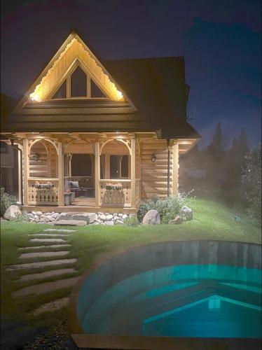 Luxury chalet WRÓBLOWA CHAŁUPKA przy Dolinie Chochołowskiej — 4-Star Luxury Hotel in Koscielisko, Poland