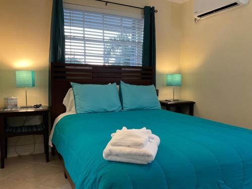 Cozy Guest Room - last minute hotel in Pompano Beach