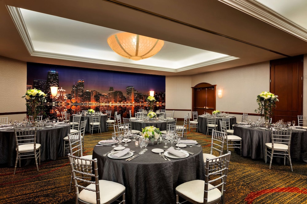 Hilton Chicago Magnificent Mile Suites - photo 50