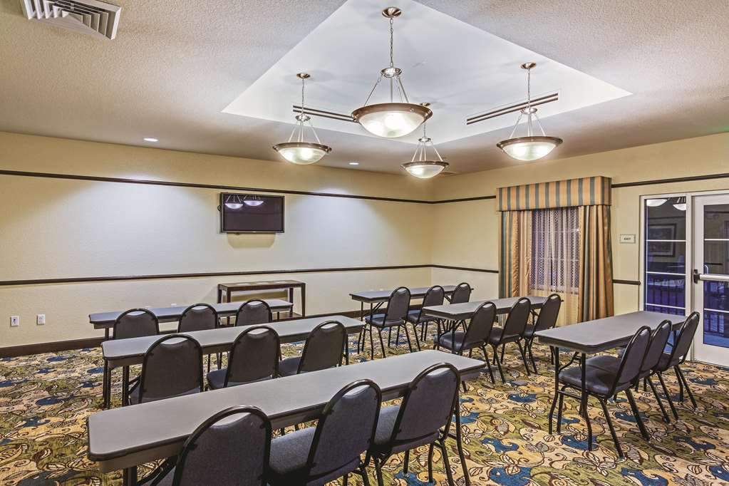 La Quinta Inn & Suites by Wyndham Sebring - photo 32