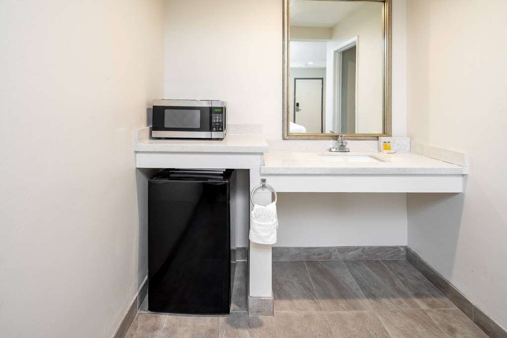 Super 8 by Wyndham Bakersfield CA - photo 24