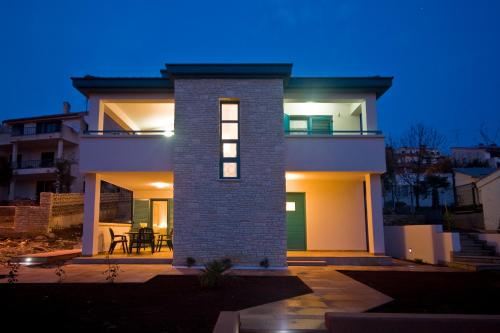 Rooms and Apartments Villa Dama — 4-Star Luxury Hotel in Pula, Croatia
