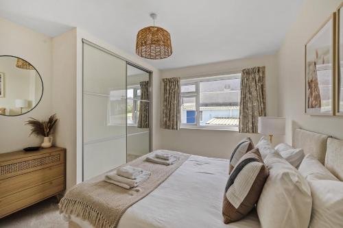 Modern Homely 3 bed in Central Plymouth w parking in Plymouth, United Kingdom