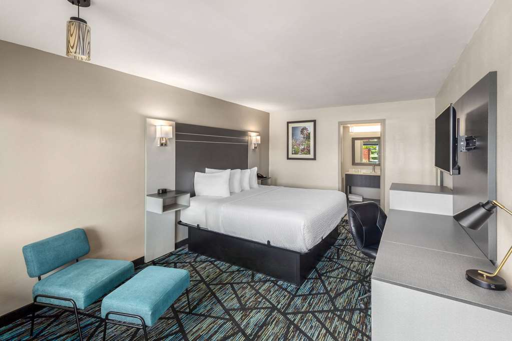 Baymont by Wyndham Dothan - photo 12