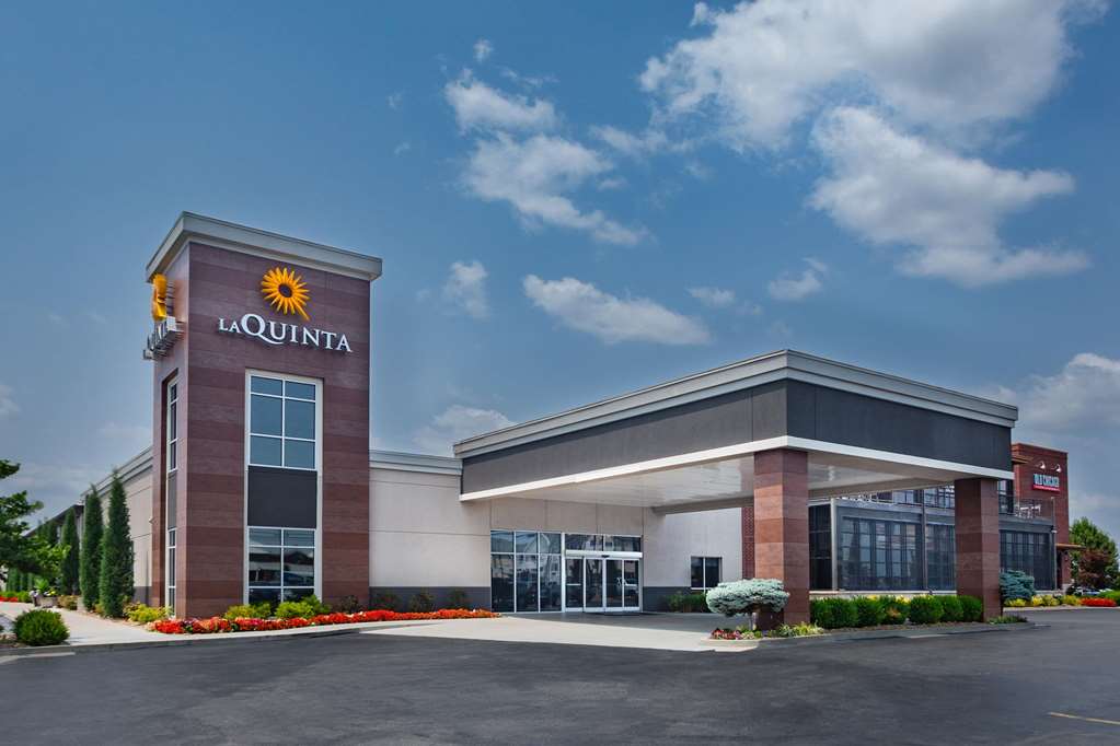 La Quinta Inn & Suites by Wyndham Joplin - featured photo