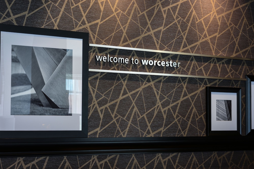 Hampton Inn & Suites Worcester - photo 2