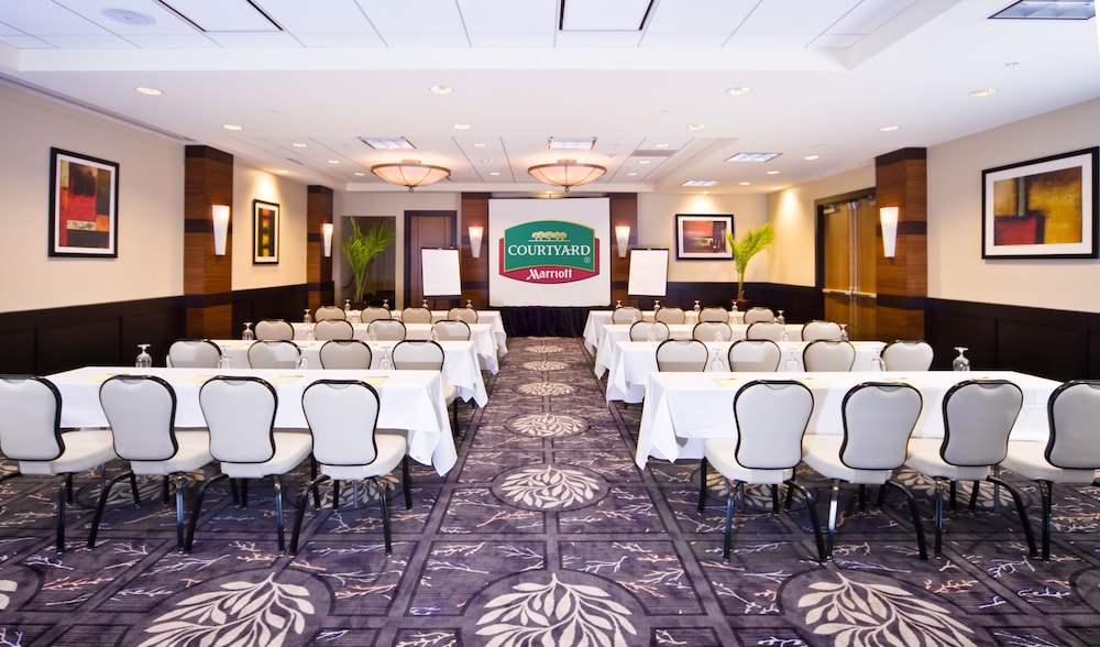 Courtyard by Marriott Boston Logan Airport - photo 47