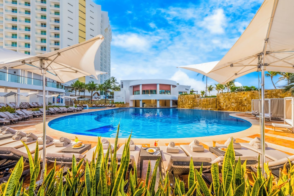 Krystal Grand Cancun All Inclusive