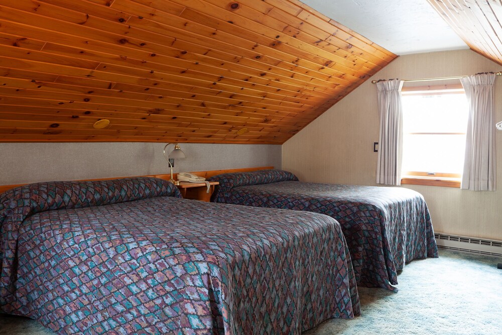 Town & Country Motor Inn - photo 12