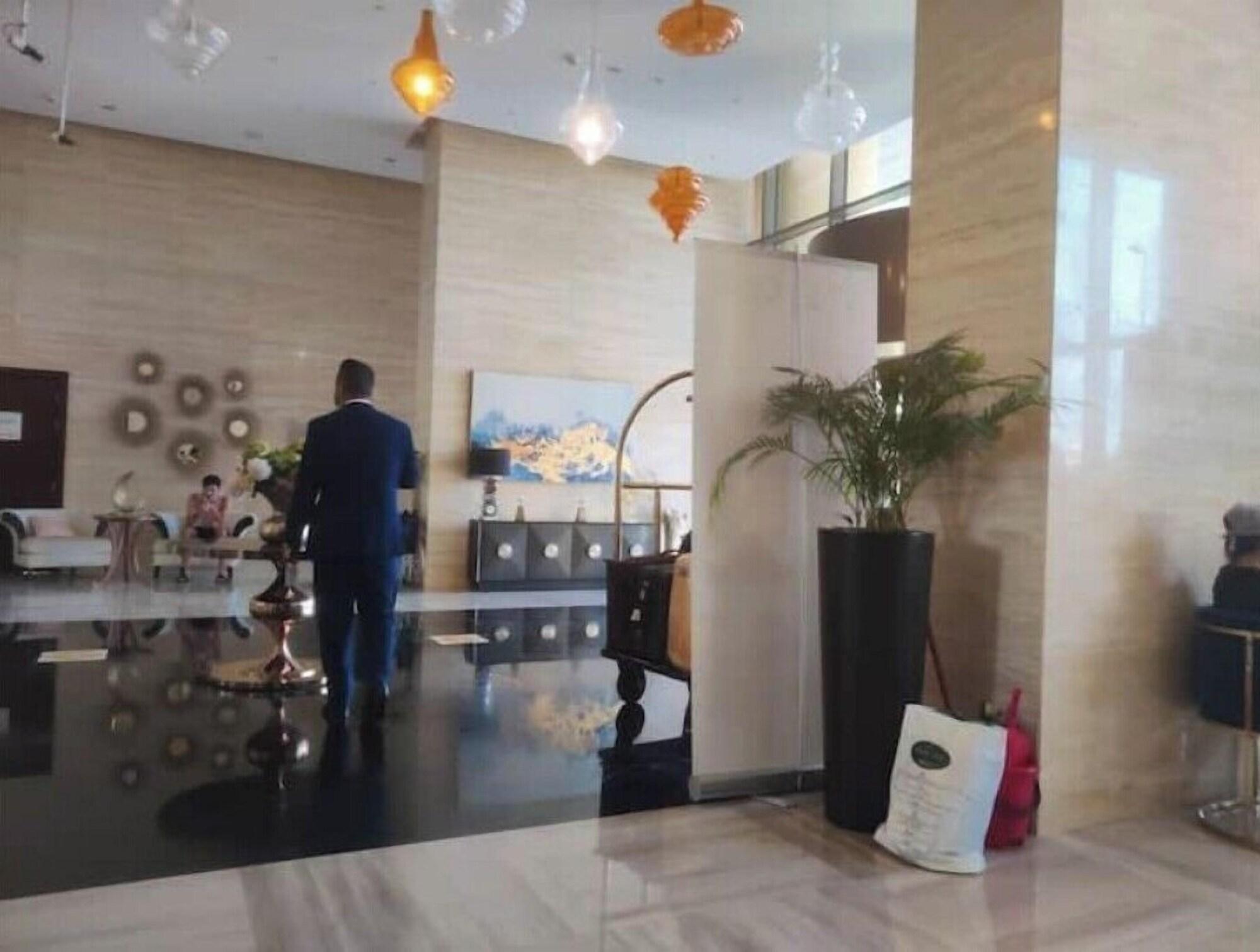 LeModCasa: Smart modern studio in JVC — 4-Star Luxury Hotel in Dubai, United Arab Emirates