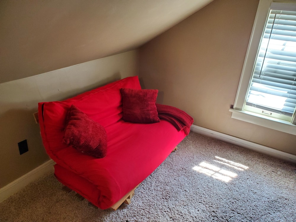 Historic Twin Tudors Inn - photo 18