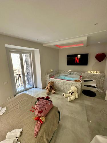 Michy Apartment — 4-Star Luxury Hotel in Naples, Italy