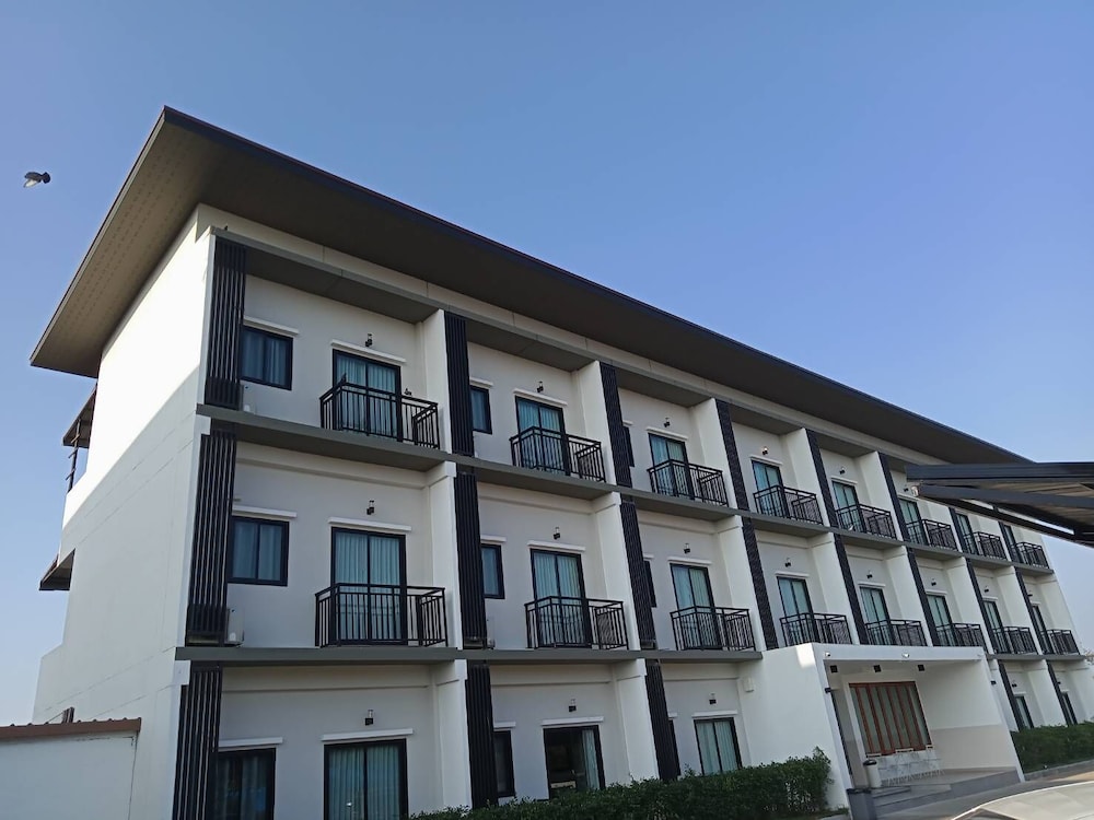Thezen Hotel - carbon neutral hotel in Yasothon