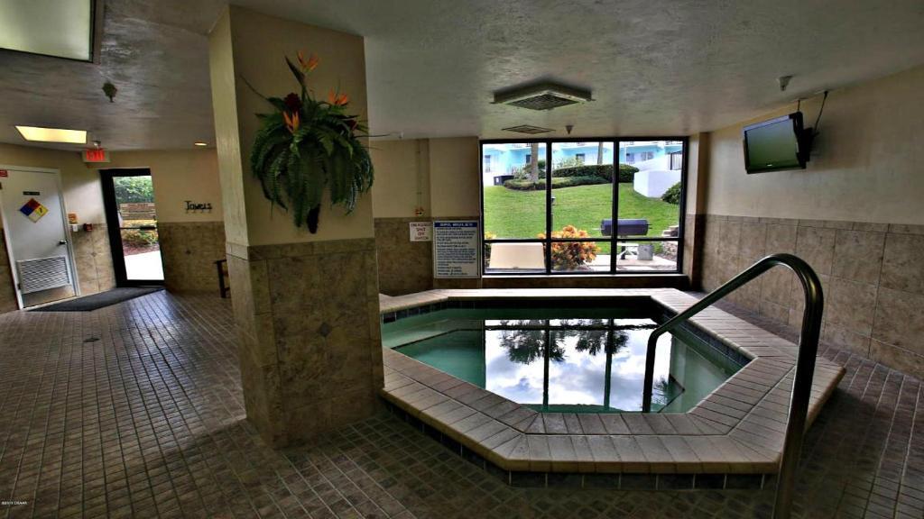 The Sherwin 906 2br — Daytona Beach Shores