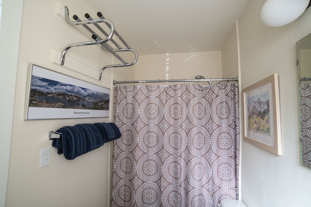 Mt Williamson Motel and Basecamp - photo 33