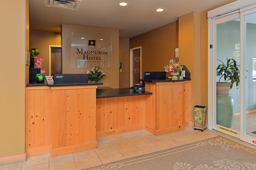 Magnuson Hotel Wildwood Inn - photo 2
