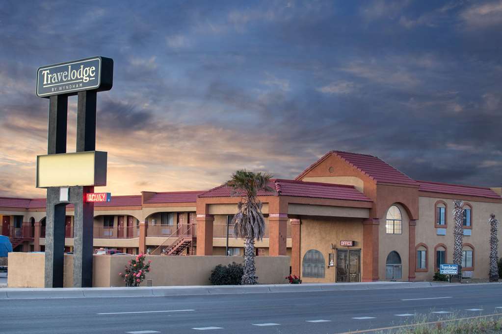 Travelodge by Wyndham Kingman - photo 2