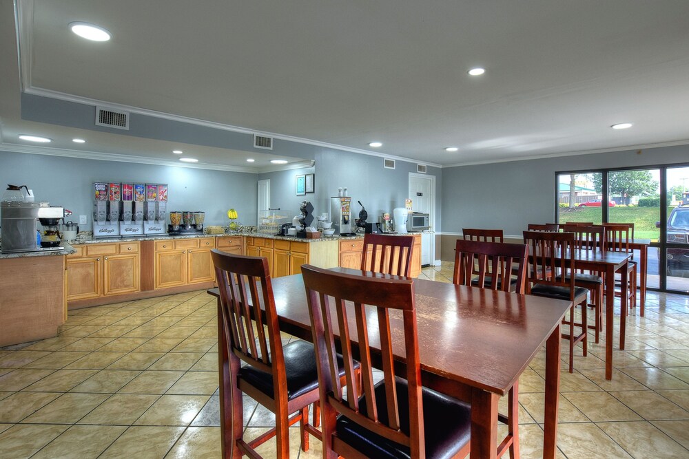 Red Roof Inn & Suites Athens AL - photo 37