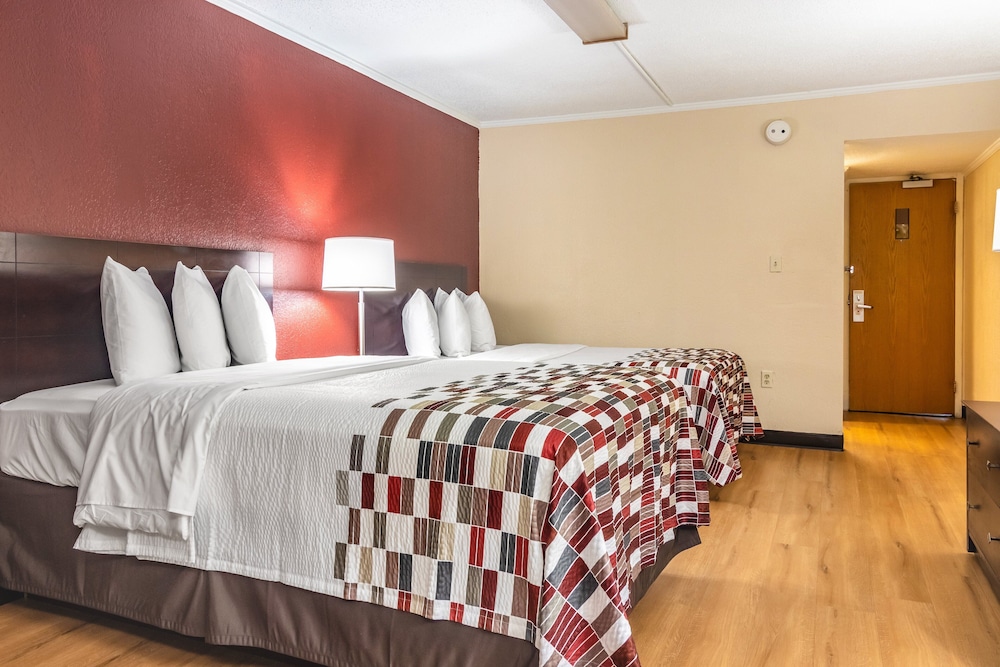 Red Roof Inn Ashtabula Austinburg - photo 11