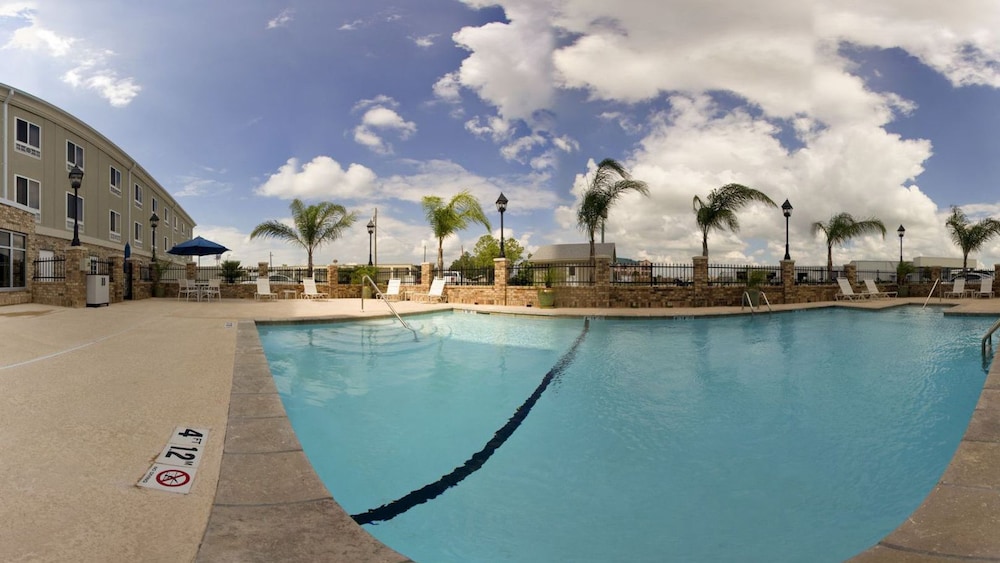 Holiday Inn Express Hotel & Suites New Iberia Avery Island by IHG - photo 18
