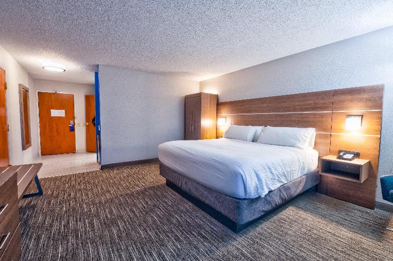Holiday Inn Express Hotel & Suites Goshen by IHG - photo 65