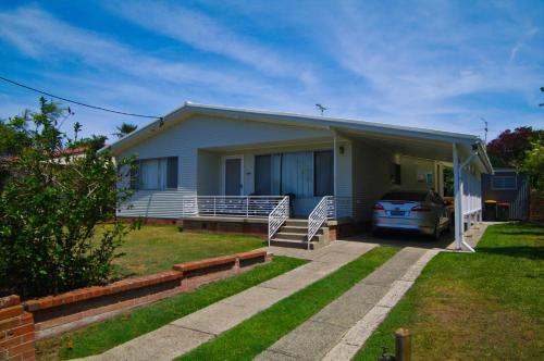 Billys on Main 44 Main Street — 4-Star Luxury Hotel in Crescent Head, Australia