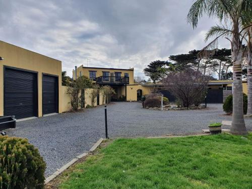 Chateau Bass - last minute hotel in Melbourne