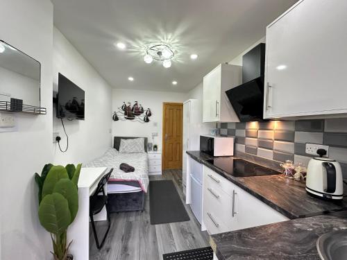 Private Mini Studio Room in Moseley - last minute hotel in Birmingham
