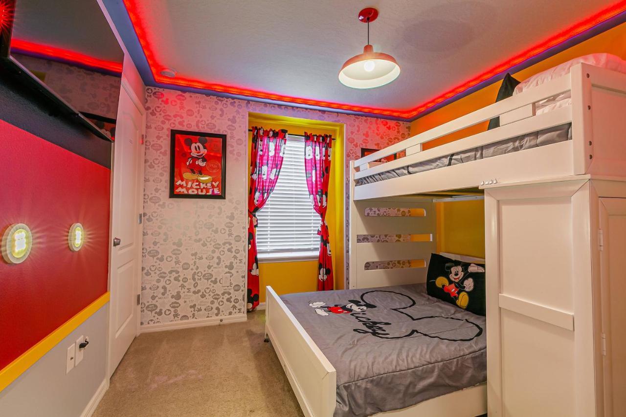 Themed Home with Pool Game Room in Resort — hotel in Loughman