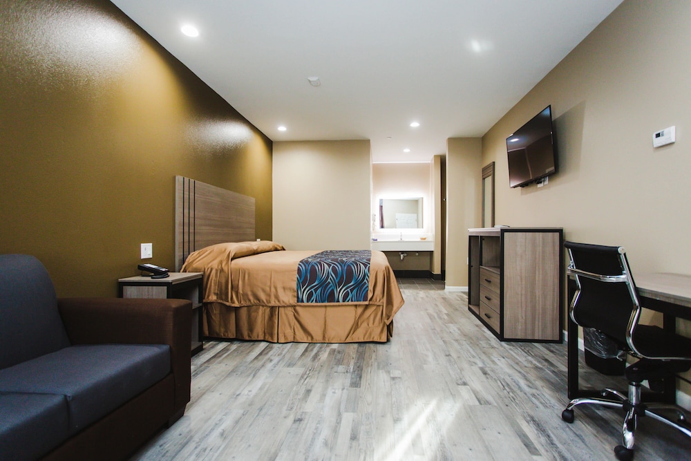 Budget Host Inn and Suites - photo 6