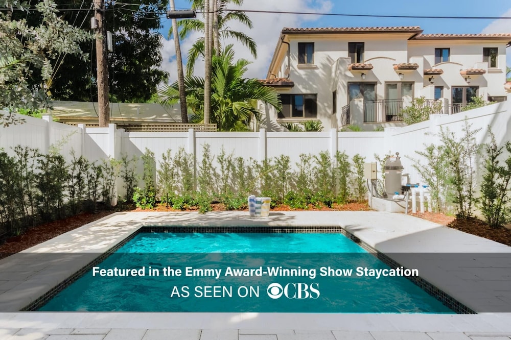 Luxury Paradise walk to Las Olas 5 mins to Beach in Fort Lauderdale, United States