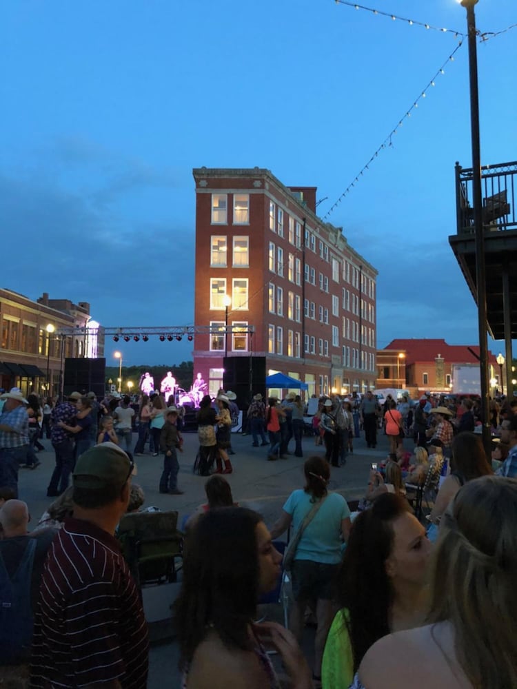 Frontier Hotel Pawhuska - photo 24
