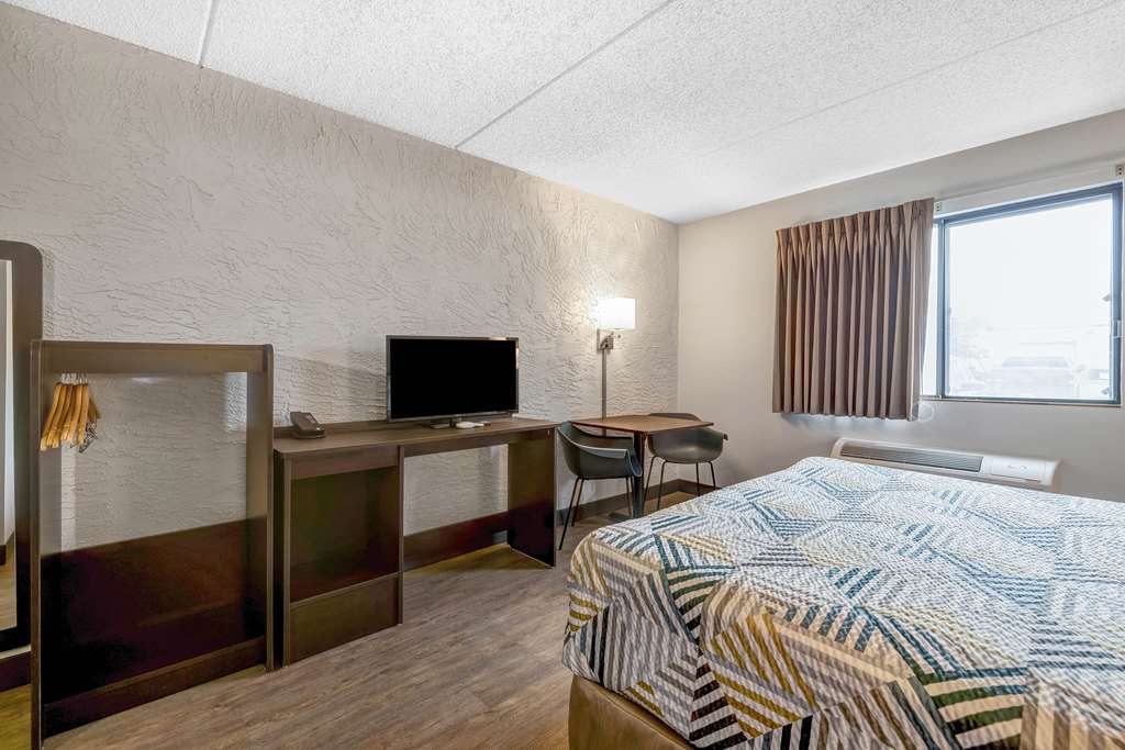 Motel 6 Elk Grove Village IL O'Hare - photo 11
