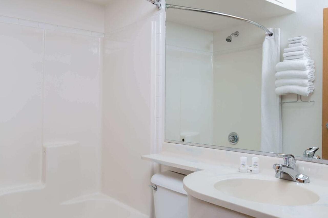 Baymont Inn & Suites by Wyndham Anchorage Airport - photo 7
