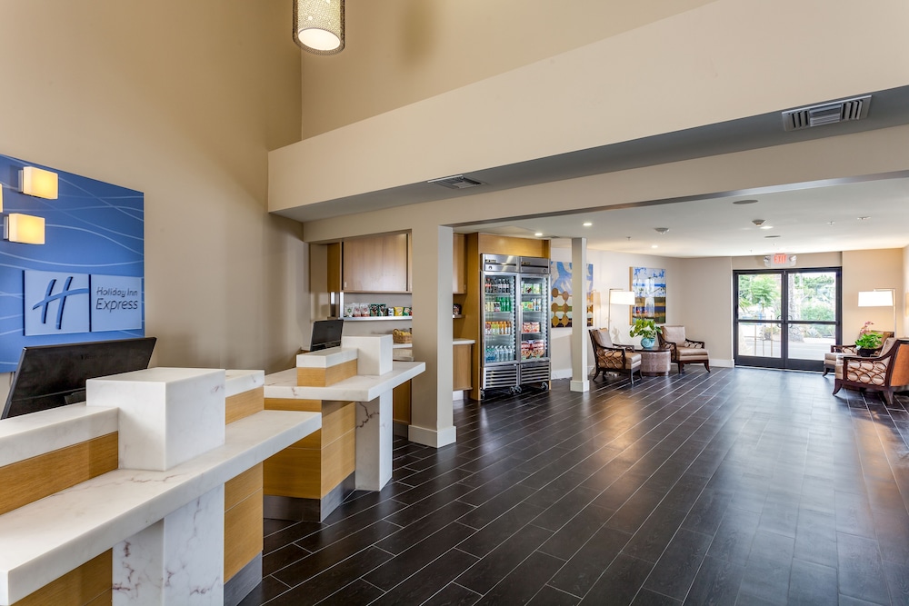 Holiday Inn Express & Suites La Jolla Windansea Beach by IHG - photo 37