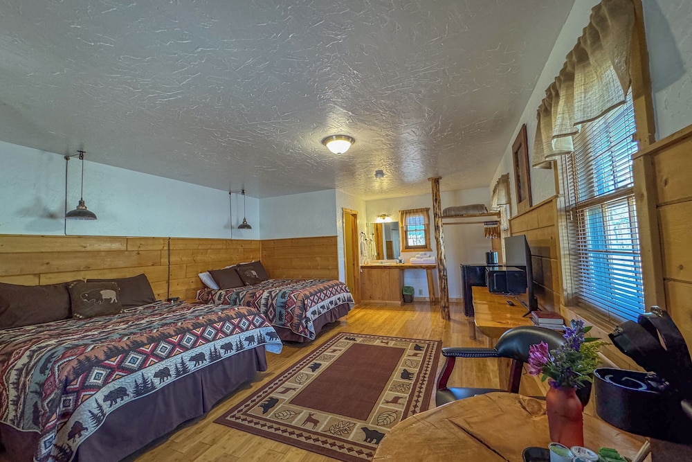 Chinook Winds Motel - photo 59