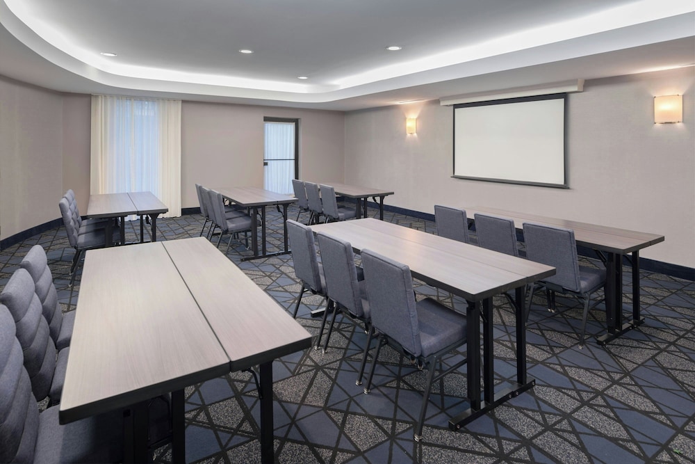 Courtyard by Marriott Providence Lincoln - photo 47