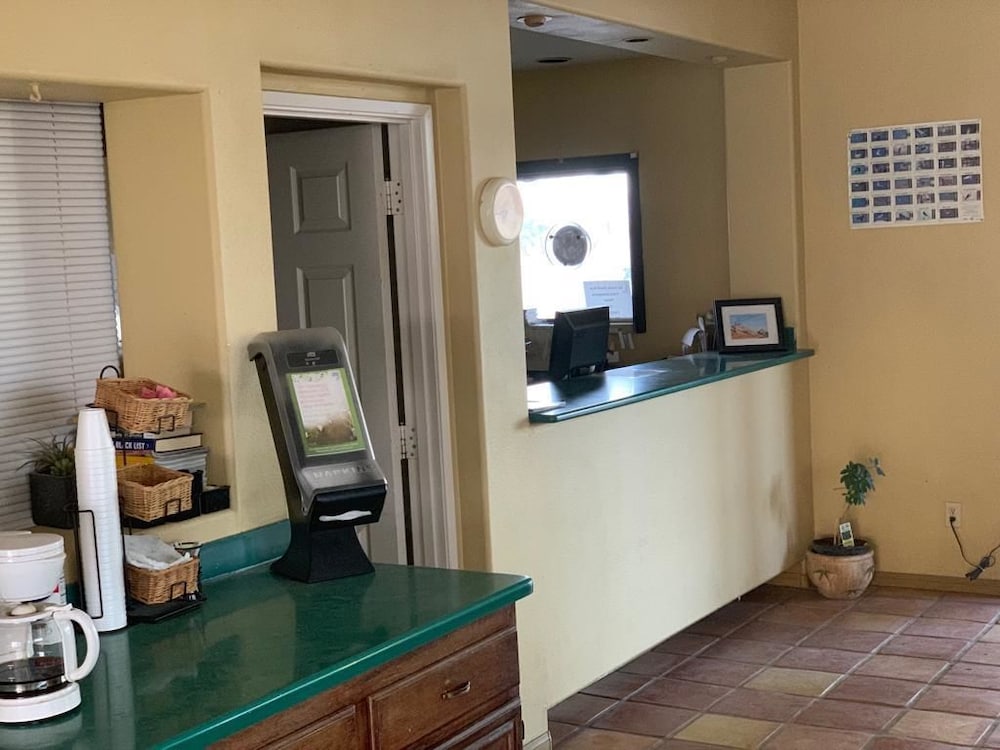 Calipatria Inn And Suites - photo 23