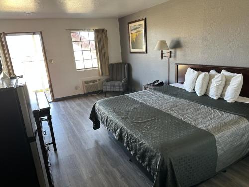 Southern Nights Motel - photo 2