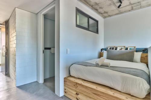 Chic Coastal Couple s Escape